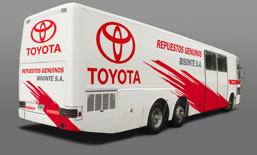 camion toyota retoque digital